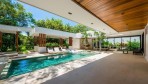 10186-L'agréable vue de la terrasse sur la piscine