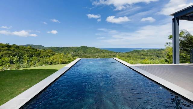 Villa neuve en vente tout près des superbes plages de la côte Pacifique...